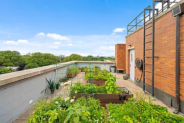 Sold by Avenue Sotheby's International Realty