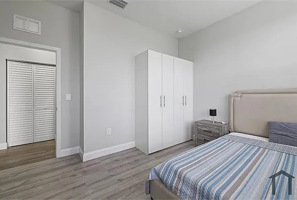 1911 Lorna Ave — Photo 6