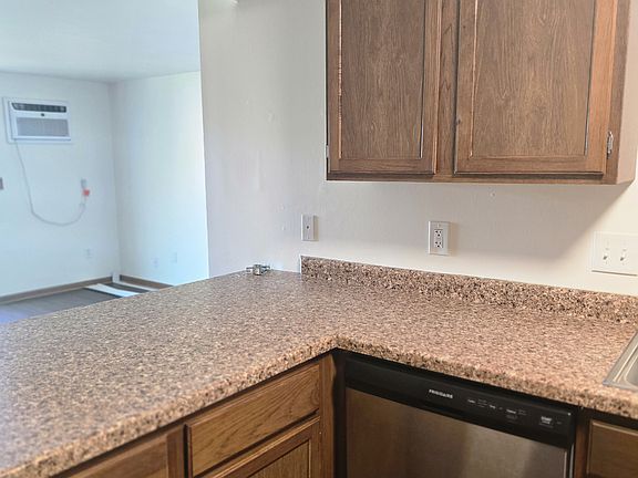 5th image of 421 Concord Rd APT 12