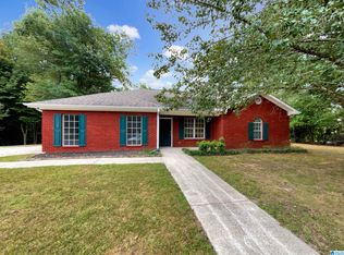 6401 Willow Ridge Cir, Gardendale, AL 35071