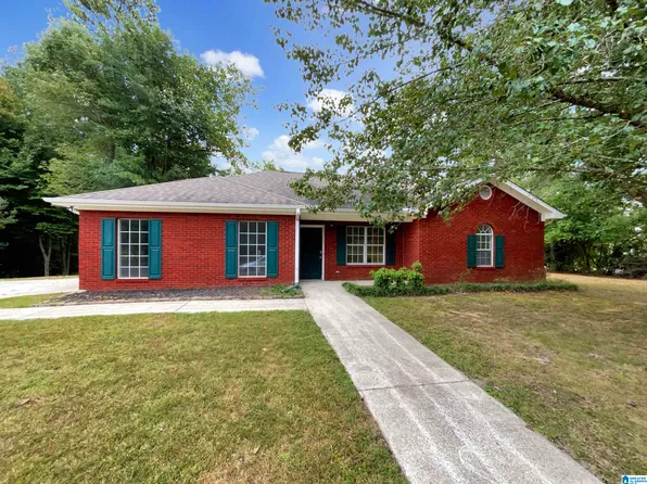 6401 Willow Ridge Cir, Gardendale, AL 35071