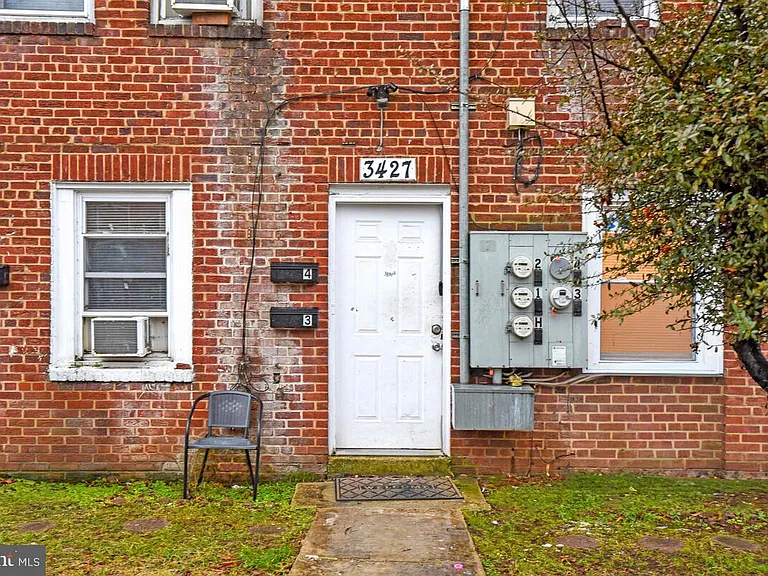 3427 B St SE #1 — Photo 16
