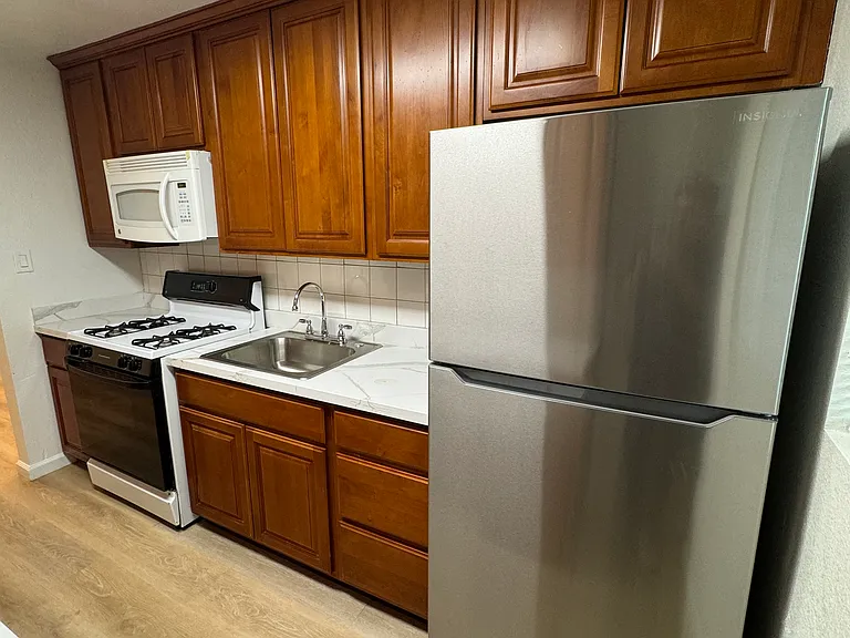1125 Lochbrae Rd #5 — Photo 5