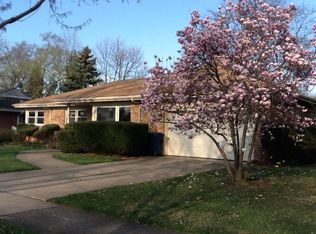 910 Braemar Rd, Flossmoor, IL 60422