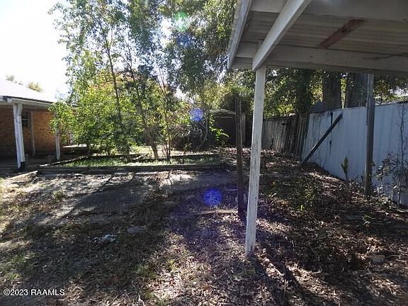 5th image of 104 Azalea Dr