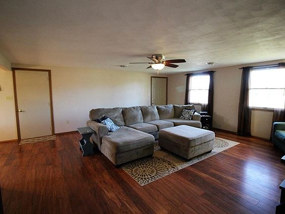 5th image of 753 Magnolia Dr