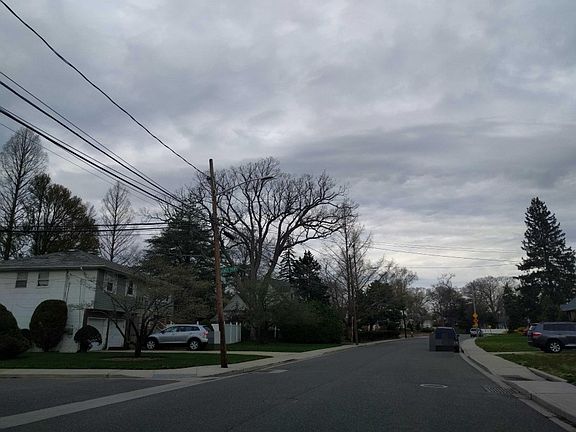 5th image of 1562 Forest Ave