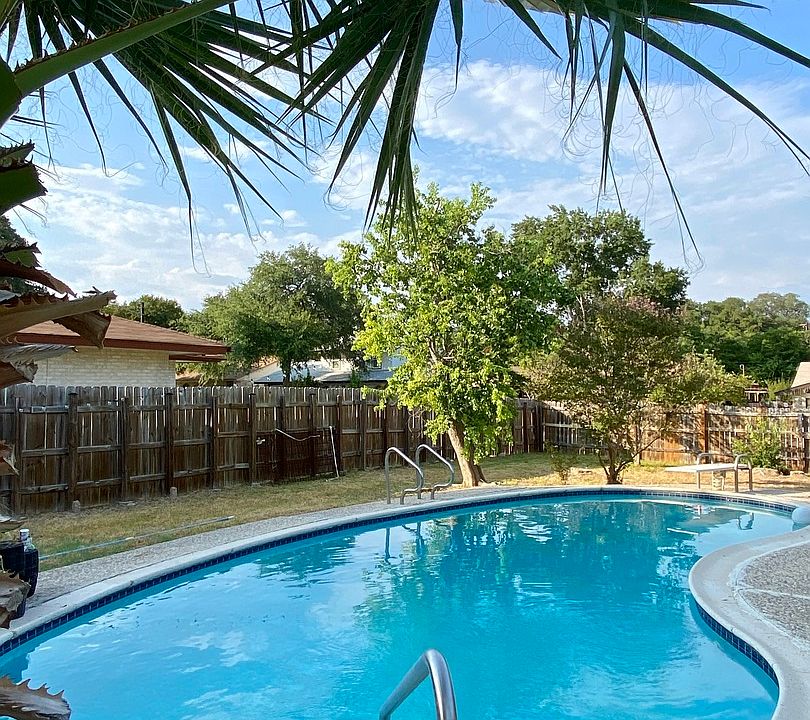 1st image of 3507 PINEBLUFF DR