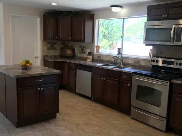 1009 Hickory Dr, Las Cruces, NM 88005
