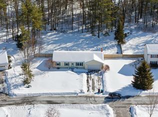 21 Pinewood Hollow Road, Queensbury, NY 12804