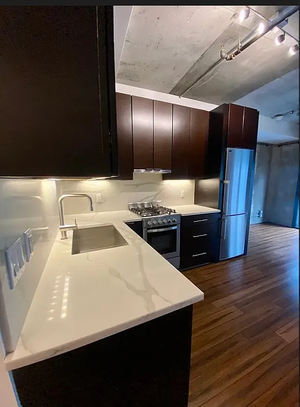 347 Berry Street — Photo 2