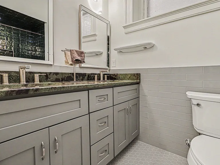 2713 W Grace St — Photo 16