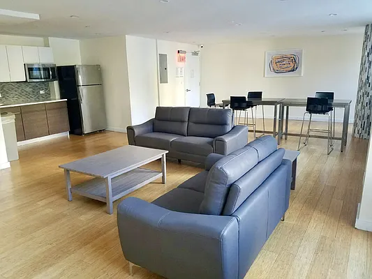 Rented by Kahen Properties | media 35