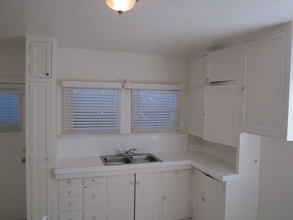 4th image of 407 E Chapel St APT B