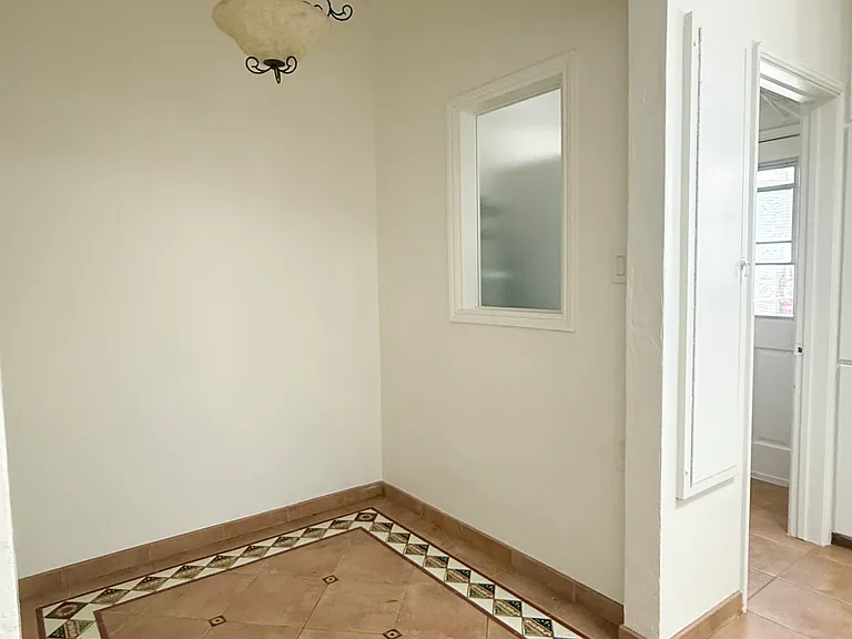 15 Loma Ave #17 — Photo 6