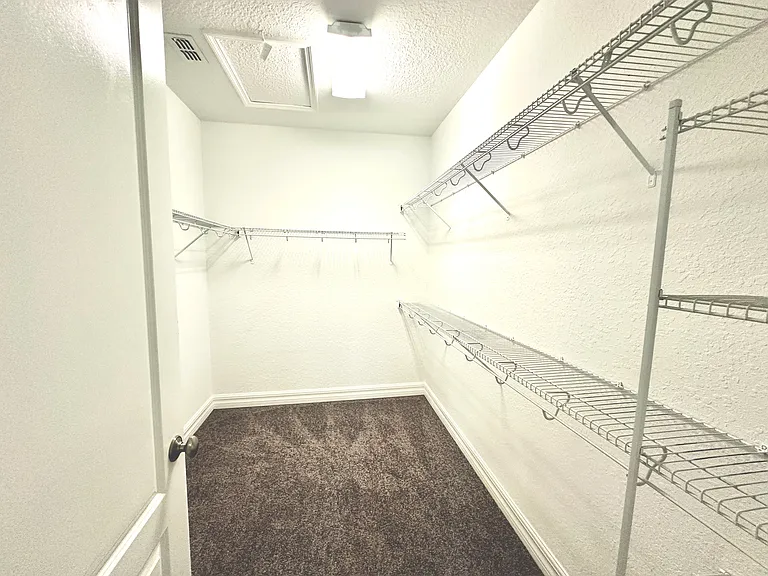 9980 Eagle Creek Center Blvd — Photo 10