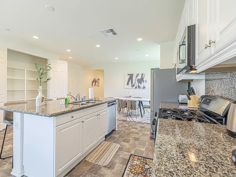44149 Buckeye Ct — Photo 8