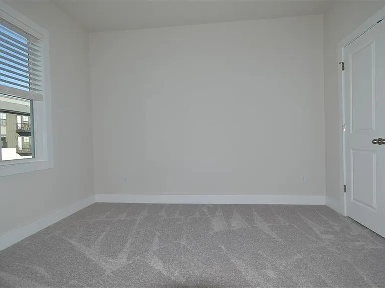 1208 Waterfall Ct — Photo 24