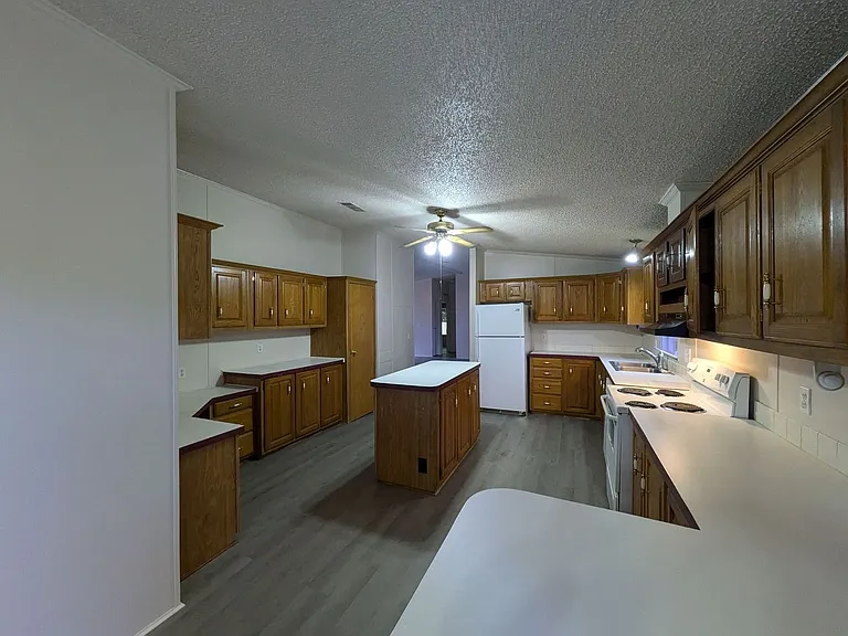 115 Peach St. — Photo 7
