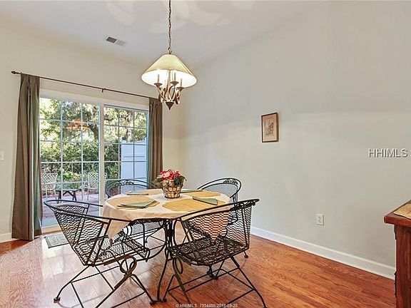 5th image of 10 W Morgan Ct