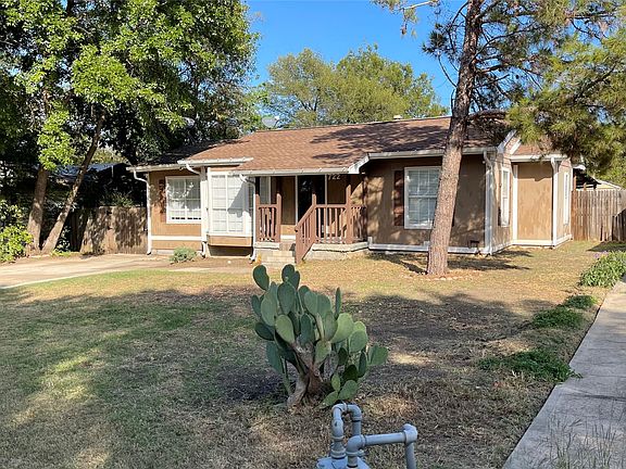 3rd image of 722 Circle Dr