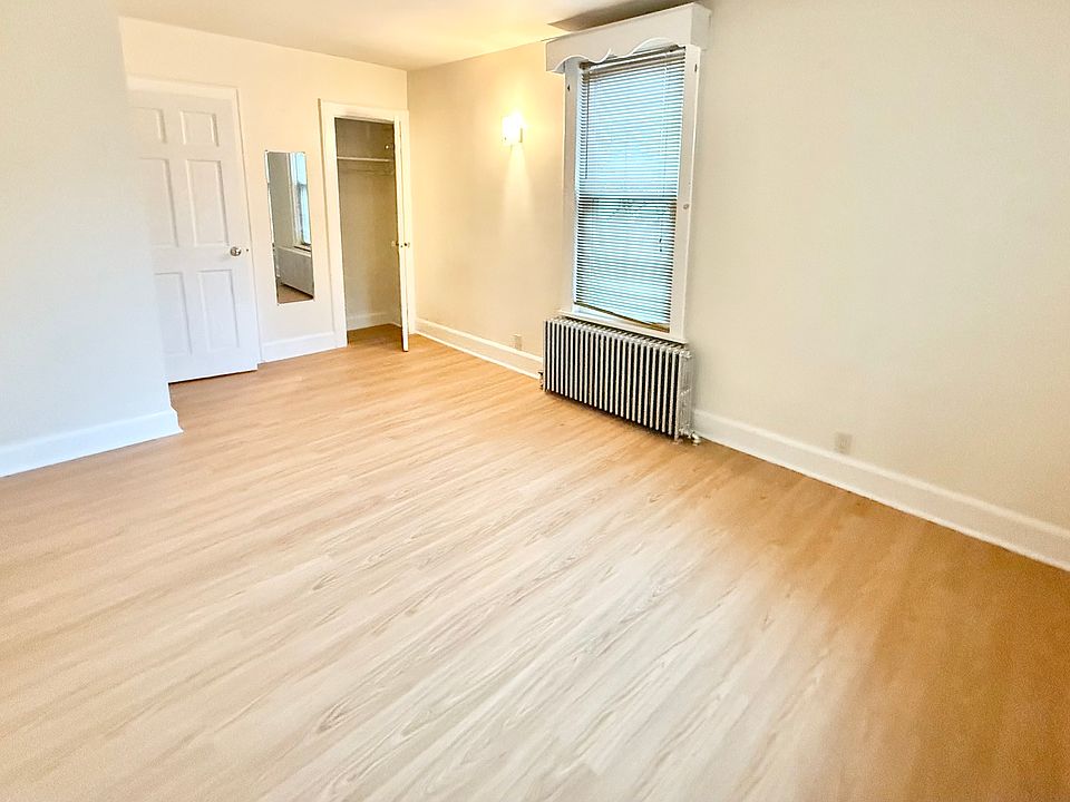 1st image of 1 Oakwood Ave #1