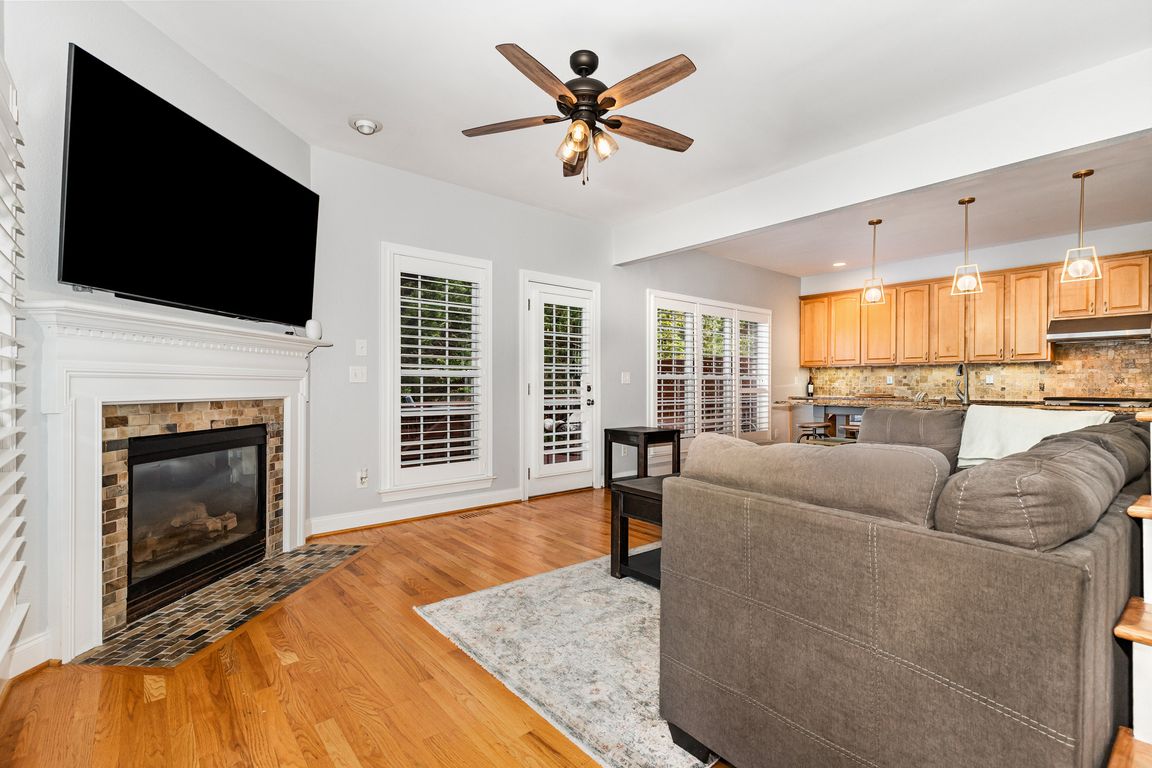 next background image