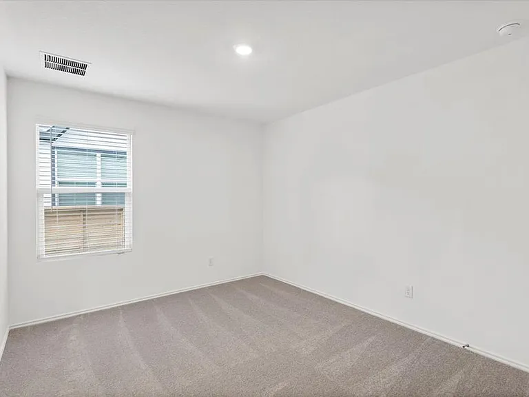 120 Donnington Dr — Photo 21