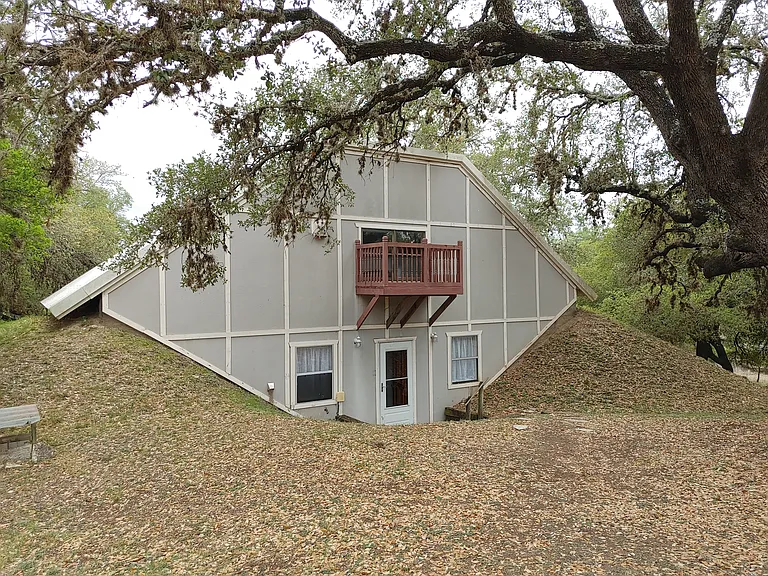 929 Red Bluff Ranch Rd — Photo 1