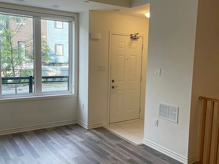 1150 Stroud Ln #6 — Photo 4