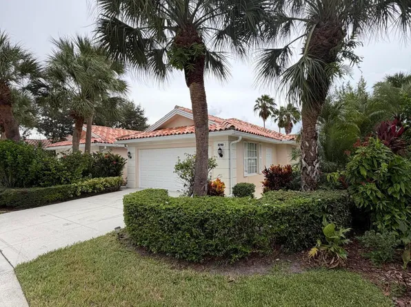 8240 SE Double Tree Dr, Hobe Sound, FL 33455