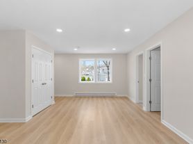 127 Main St
