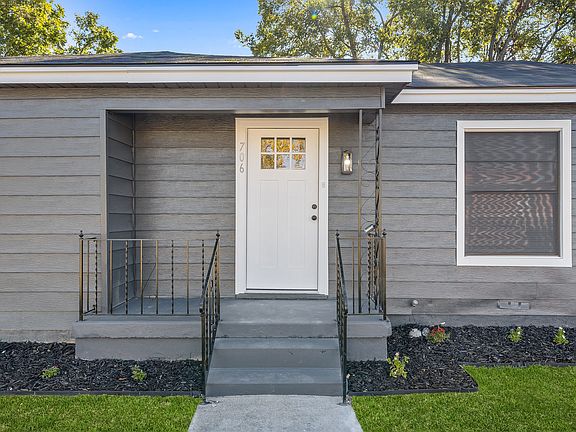 3rd image of 706 W Dean Ave #1