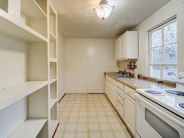 1290 Reavis Mountain Rd — Photo 6