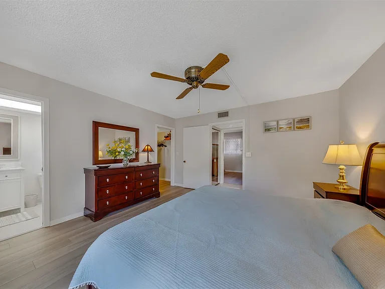 5250 Las Verdes Cir #317 — Photo 17
