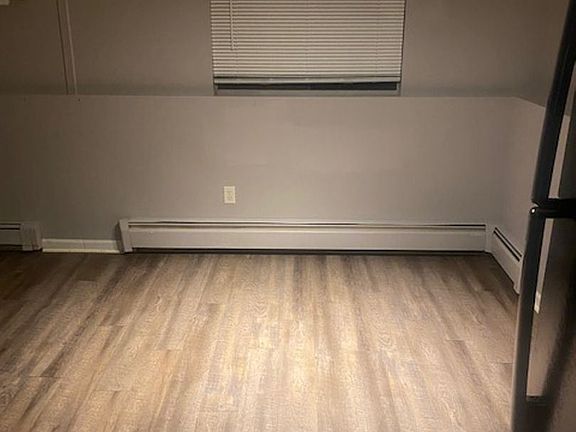 2nd image of 923 Hardwick Dr SE #11514522
