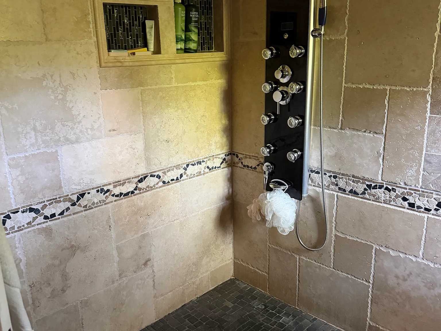 3 bed, 1919 sqft, $1,000 — Photo 3