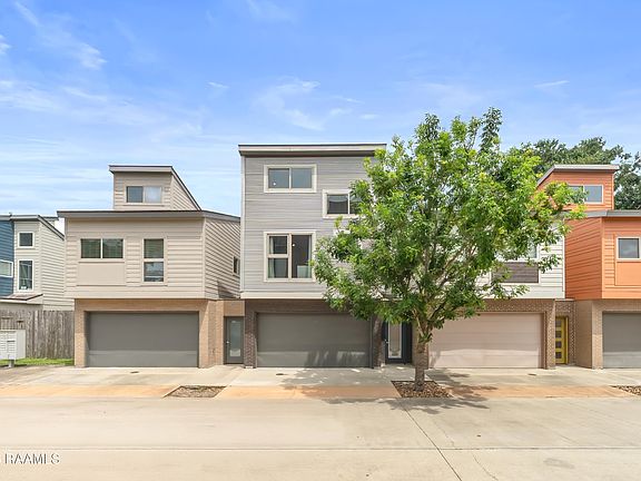 3rd image of 212 Highland Oaks Ln