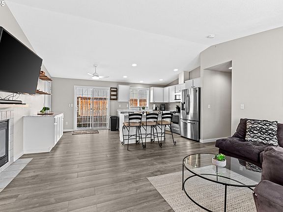 4th image of 4605 NE Leverich Ct