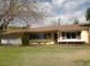 2310 W Silver Tree Rd, Claremont, CA 91711