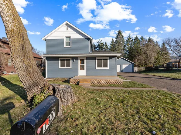 1307 S 8th St, Brainerd, MN 56401
