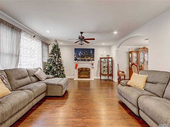 3rd image of 267 Gloria Blvd