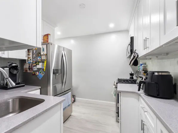 5639 Netherland Avenue image 10 of 13