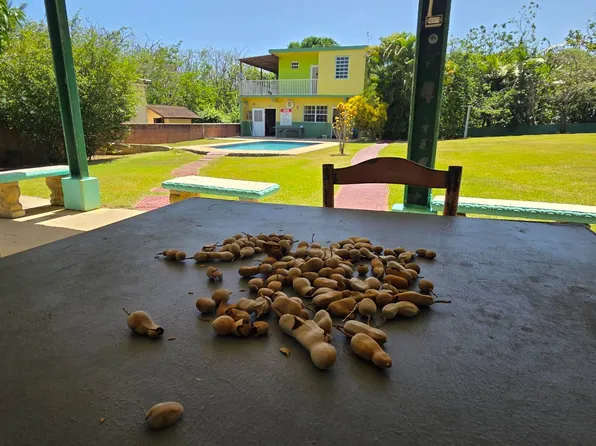 686 Carretera, Vega Baja, PR 00693
