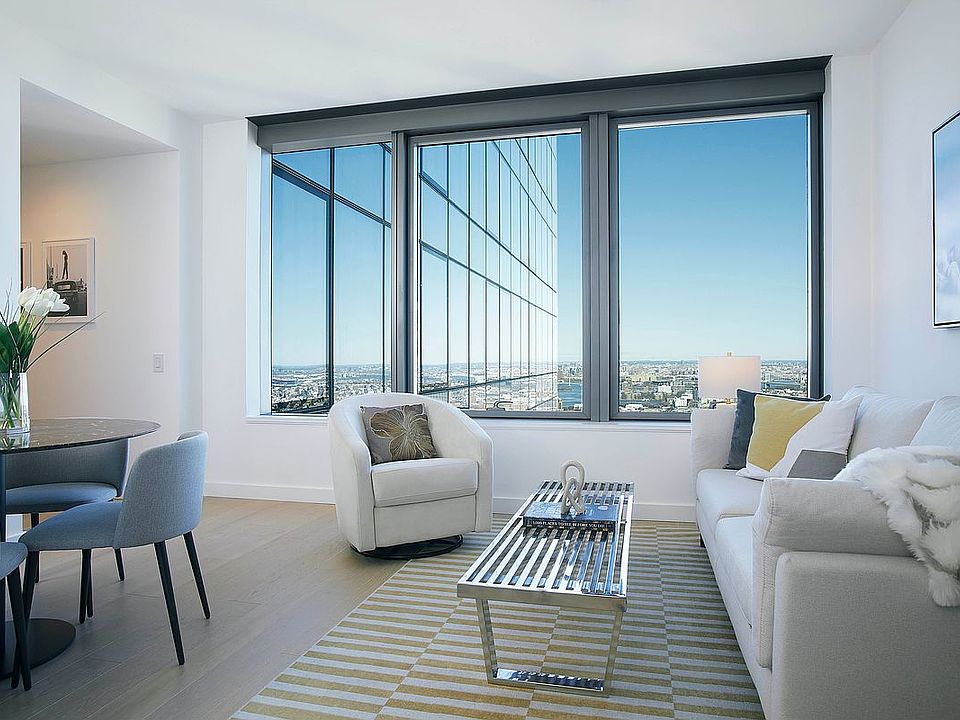 1st image of 3 Court Sq APT 5206