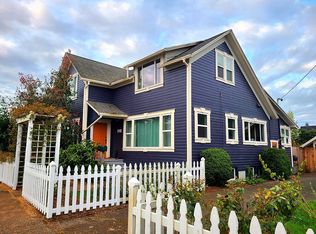 349 S 6th St, Cottage Grove, OR 97424