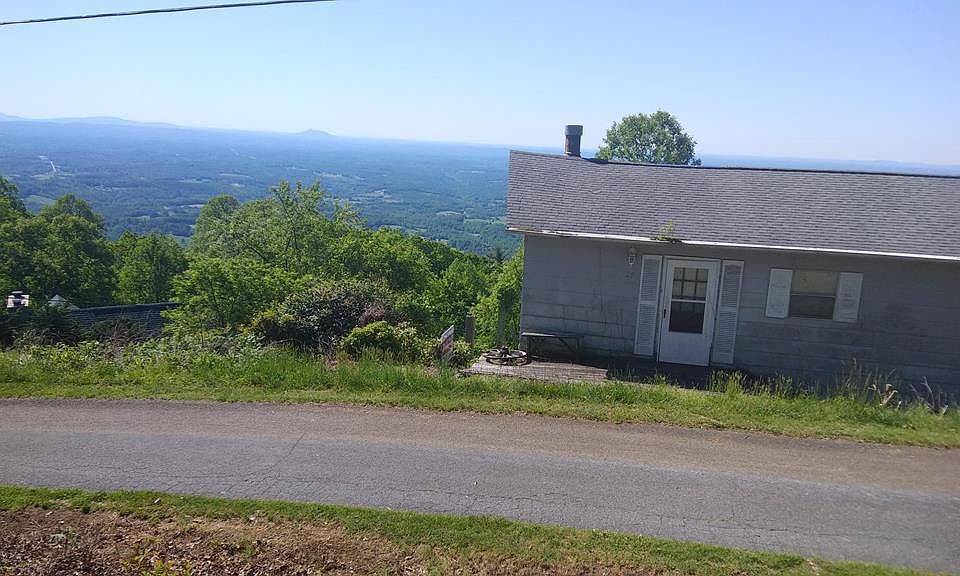 1st image of 29 Chalet Dr