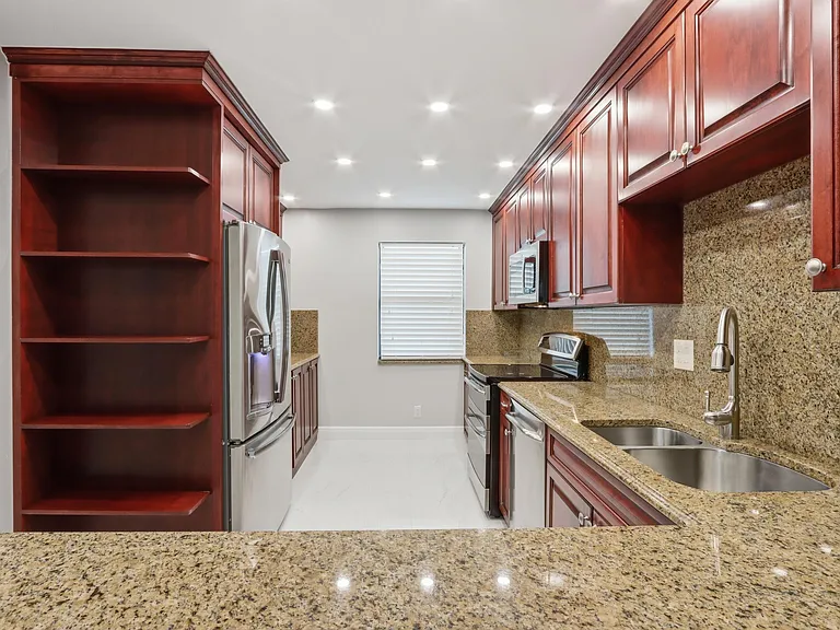 220 Lake Dr #206 — Photo 7