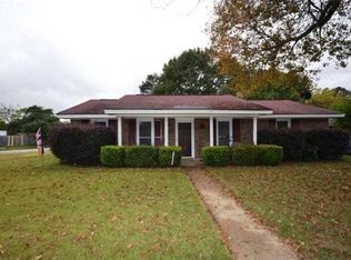 201 Gunter Ave, Wetumpka, AL 36092