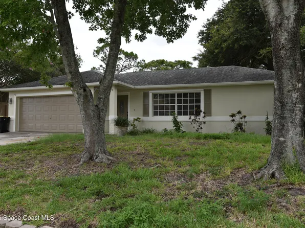 988 Hunt St NW, Palm Bay, FL 32907